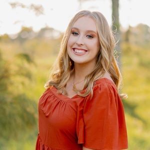 Meet your Posher, Julia